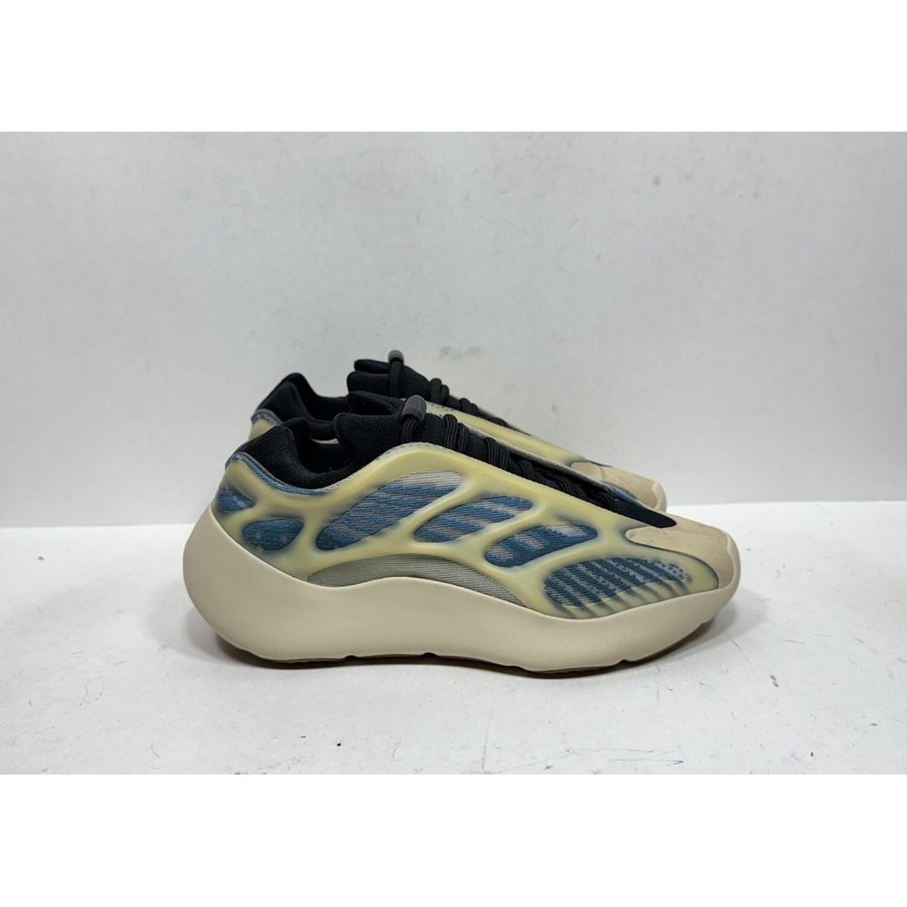 Adidas Yeezy 700 V3 Kyanite GY0260 Men's Size‎ 5.5 Blue Cream Shoes